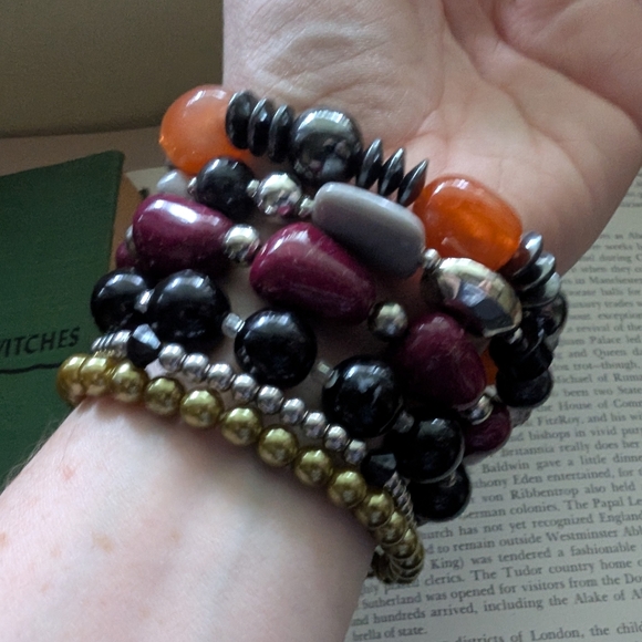 6 Multicolor Beaded Bracelet Set - Picture 5 of 7